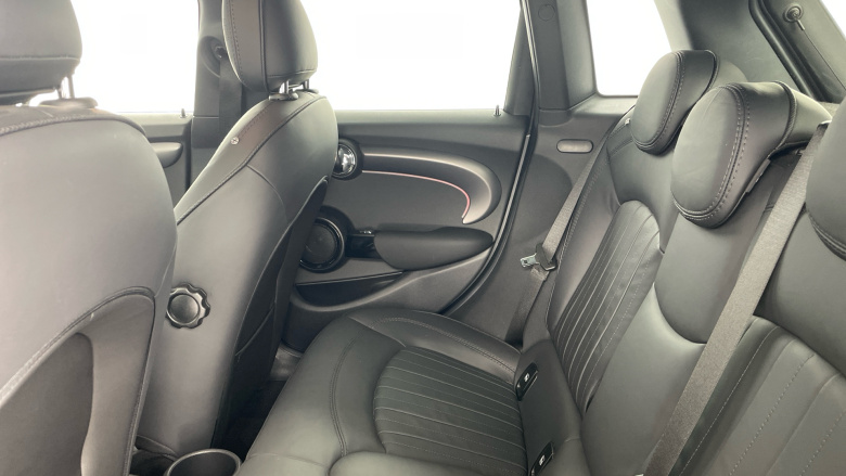 MINI Hatchback 1.5 Cooper Exclusive 5dr Auto [Comfort/Nav Pack] Petrol Hatchback
